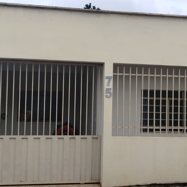 Casa localizada no bairro Nossa senhora das Graças próximo ao centro. — miniatura 4