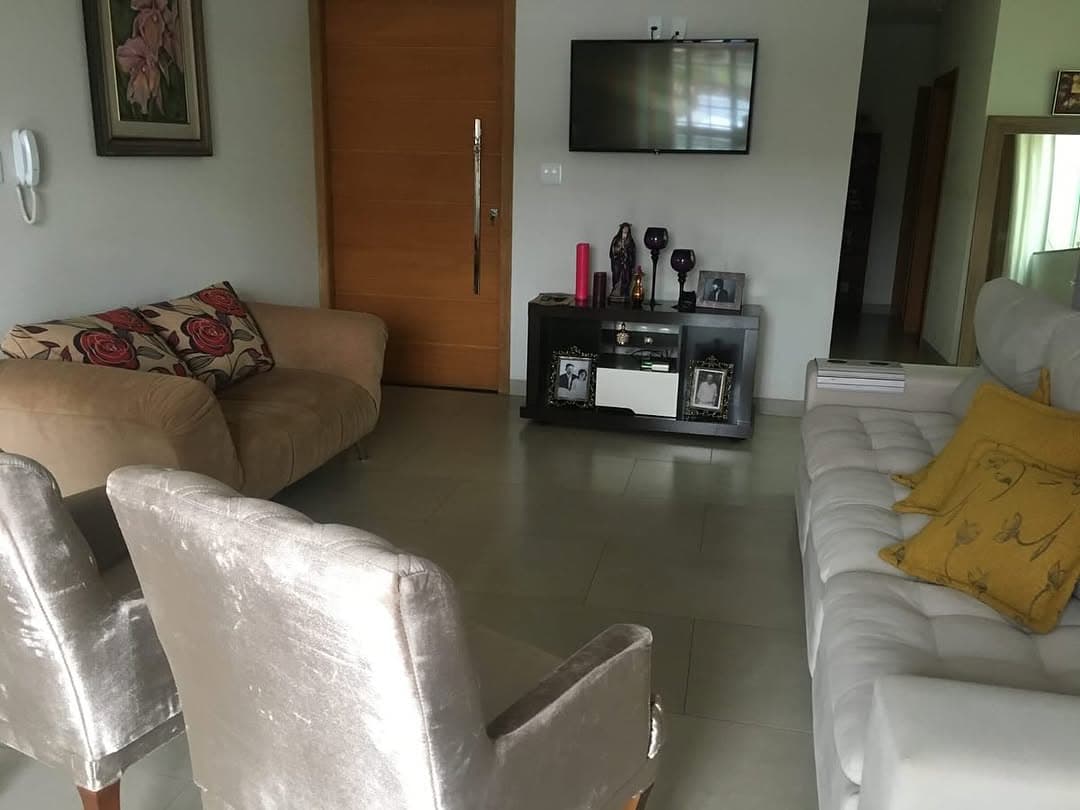 Apartamento espaçoso no Centro! 🏡 Este aconchegante apartamento na Rua Ribeiro…