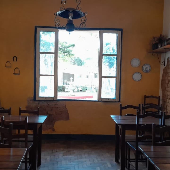 Alugo quartos no melhor ponto de Itapecerica, na Praça do Coreto, ao lado da… — miniatura 2