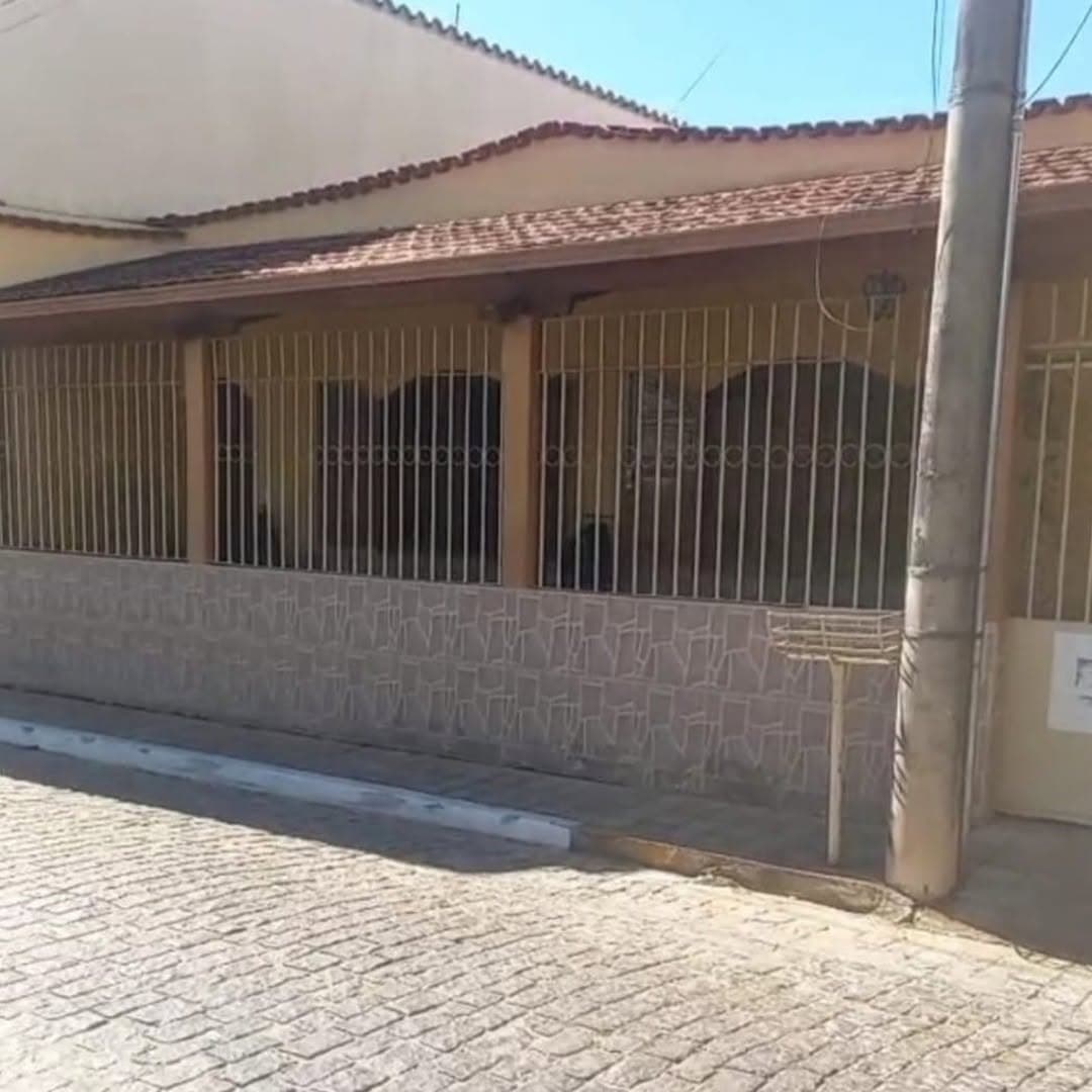 CASA localizada no CENTRO, a um quarteirão do evento, não necessitando de…