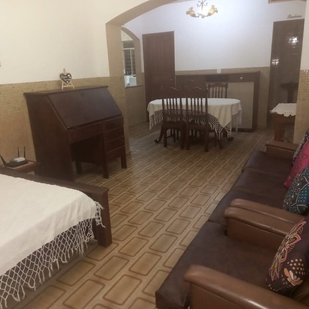 CASA localizada no CENTRO, a um quarteirão do evento, não necessitando de… — miniatura 2