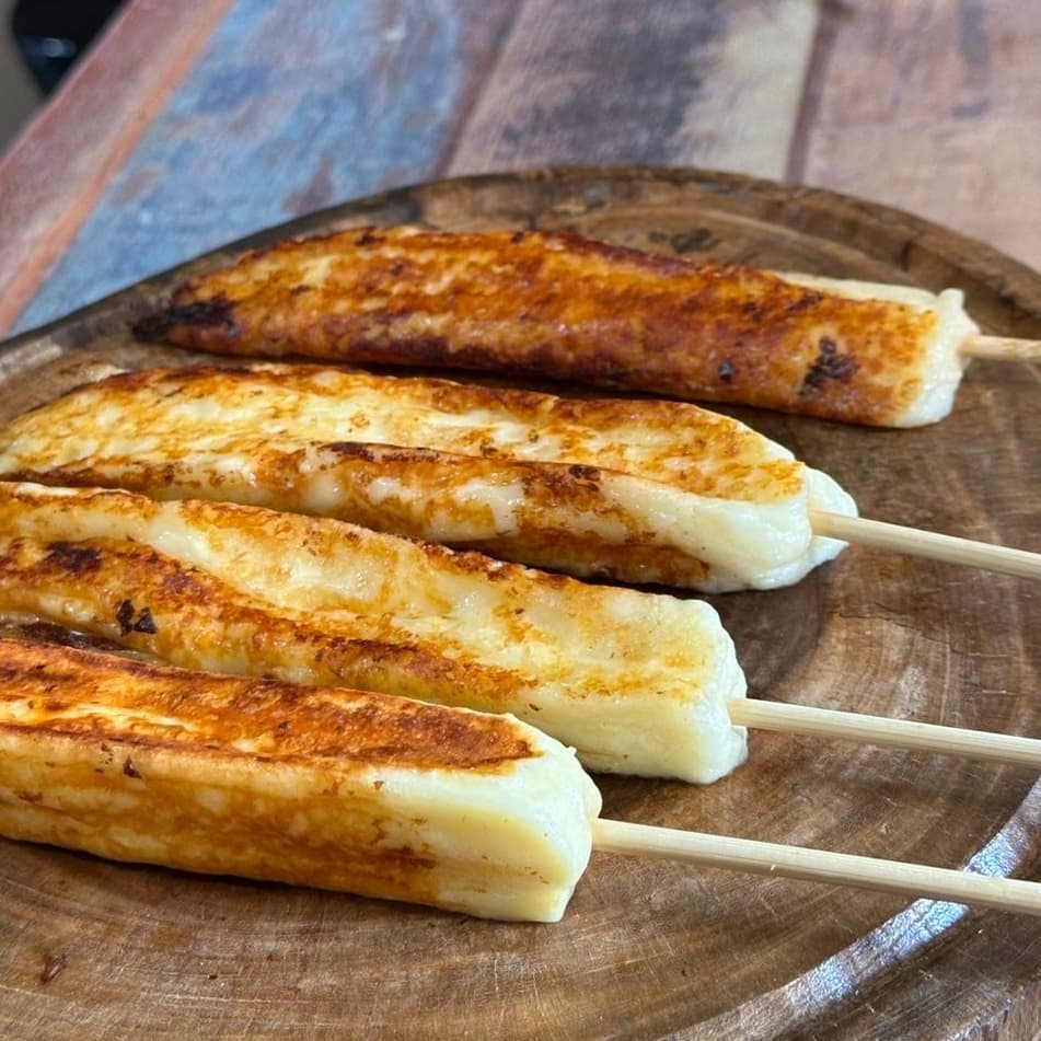 Queijo coalho com melaço de cana
